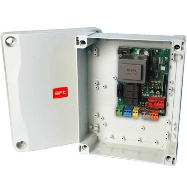 Cuadro de control diseñado para 1 motor de 230v con programación mediante display. Es apropiado para uso con motores enrollables